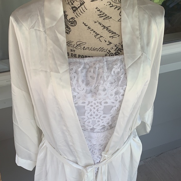 Victoria secret bridal silk robe - Picture 4 of 10
